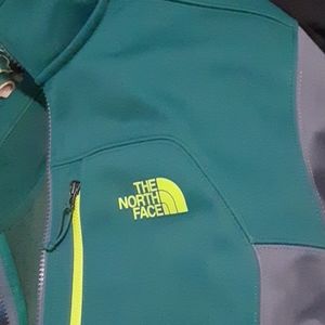 North face jacket large brand new with tag